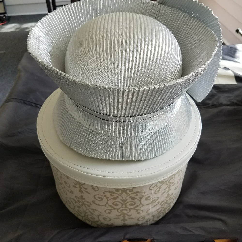 HAT - Picture 2 of 2